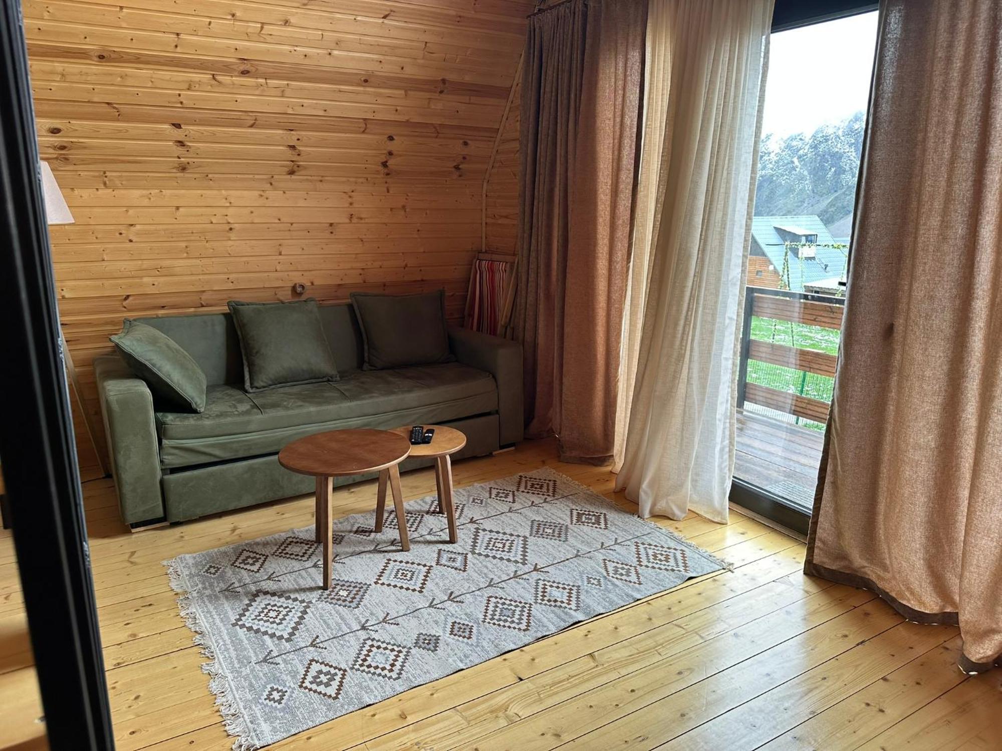 A&B Cottages Stepancminda Exteriér fotografie